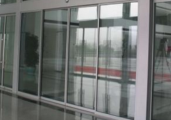 <em style='color:red'>全玻璃</em><em style='color:red'>型材门体</em>图片