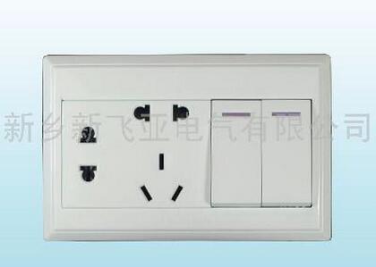 二位<em style='color:red'>单控</em>开关带二二三极插座图片