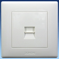 带<em style='color:red'>保护门</em><em style='color:red'>美式</em>单联<em style='color:red'>电话插</em>图片