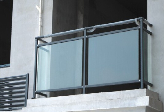 南面阳台加强玻璃护栏图片
