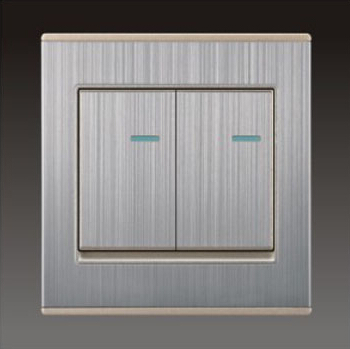 <em style='color:red'>二位</em><em style='color:red'>多控开关</em>图片