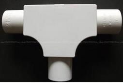 PVC<em style='color:red'>电工</em><em style='color:red'>盖式</em><em style='color:red'>三通</em>图片
