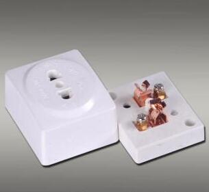 <em style='color:red'>二眼</em><em style='color:red'>两用电源插座</em><em style='color:red'>10A</em>图片