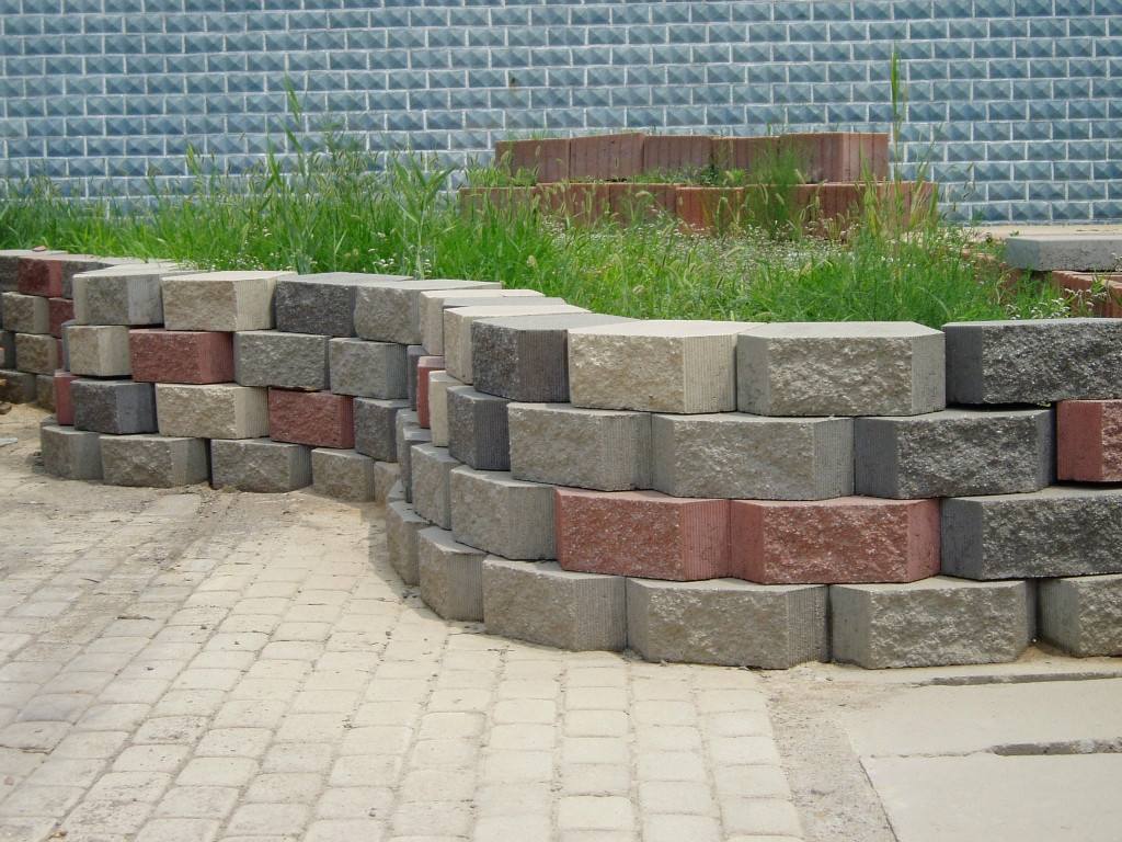 <em style='color:red'>劈裂</em>挡土墙<em style='color:red'>砌砖</em>图片