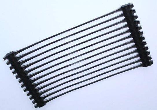 HDPE<em style='color:red'>单向</em><em style='color:red'>拉伸</em><em style='color:red'>土工格栅</em>图片