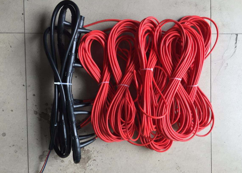 碳纤维<em style='color:red'>发热电缆</em>图片