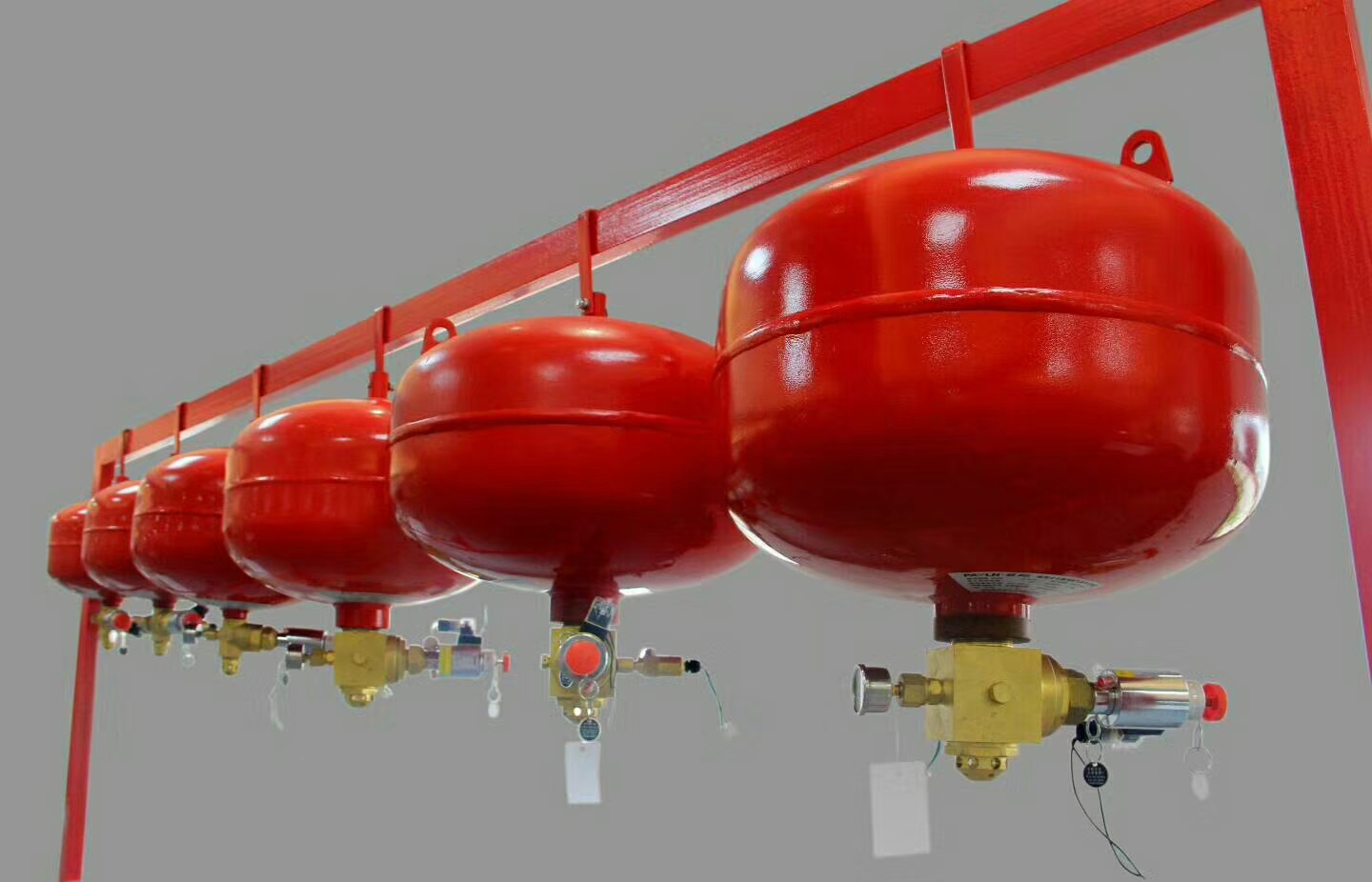 <em style='color:red'>悬挂</em>式七氟丙烷<em style='color:red'>系统</em>图片