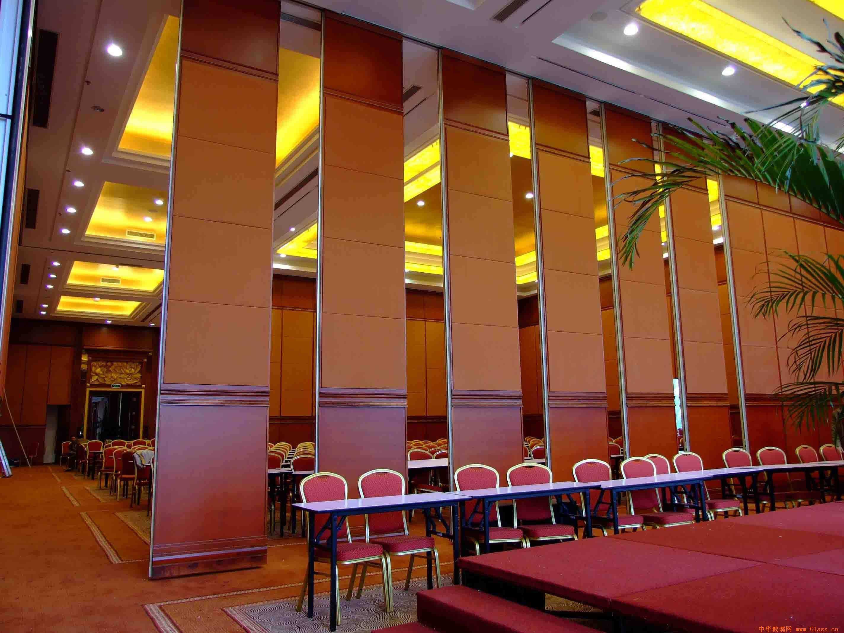 <em style='color:red'>软包</em>布<em style='color:red'>活动隔断</em>图片