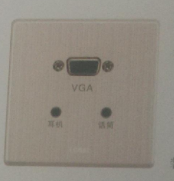 一位VGA插座带<em style='color:red'>耳机</em>、话筒插座图片