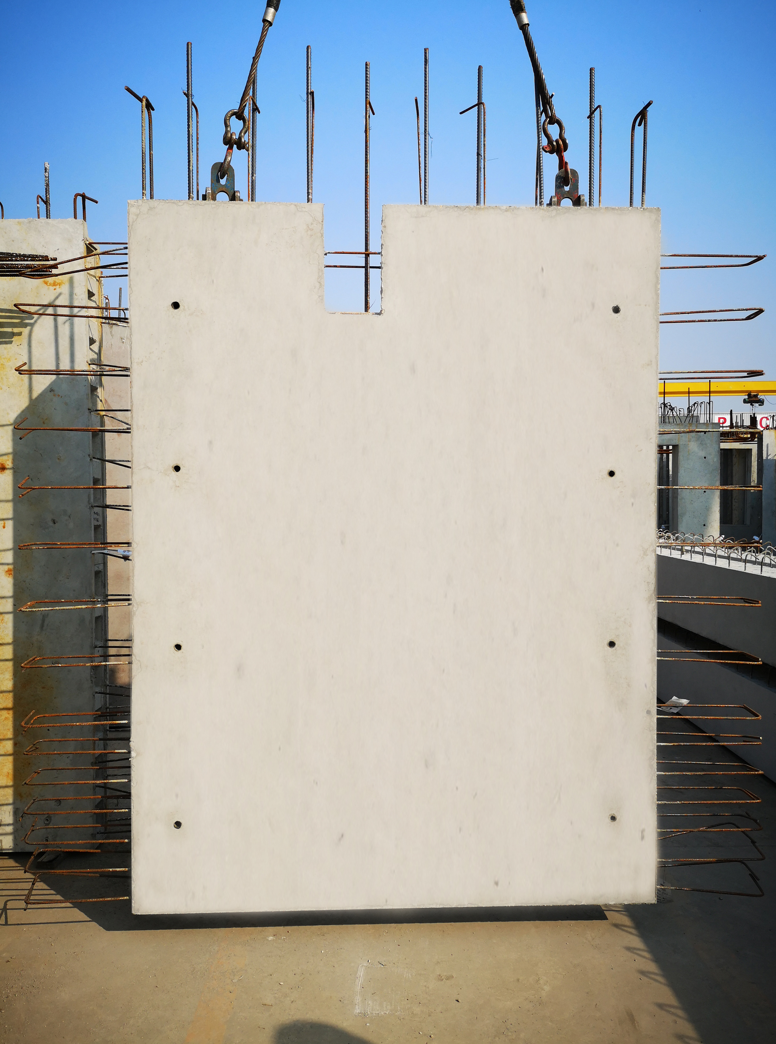 预制内墙品种:预制钢筋混凝土板;钢筋含量(kg/m06):100;含量说明